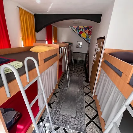 Hostel Backpackers-3